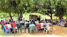 Pastors & Leaders from the indigenous Wayuu churches came for training under the mango tree in Santa Cruz de Mara.