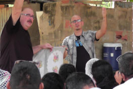 Pastor Ernie Brown from Arab AL drives home a point to the Wayuu pastors & leaders with Ruben Turtulici translating.