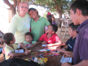 Katie Brown doing crafts with the Wayuu children at the pastors' conference in Sta. Cruz.